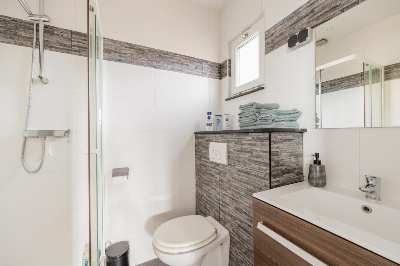 Surprimo - Gerenoveerd Appartement Anversa Esterno foto